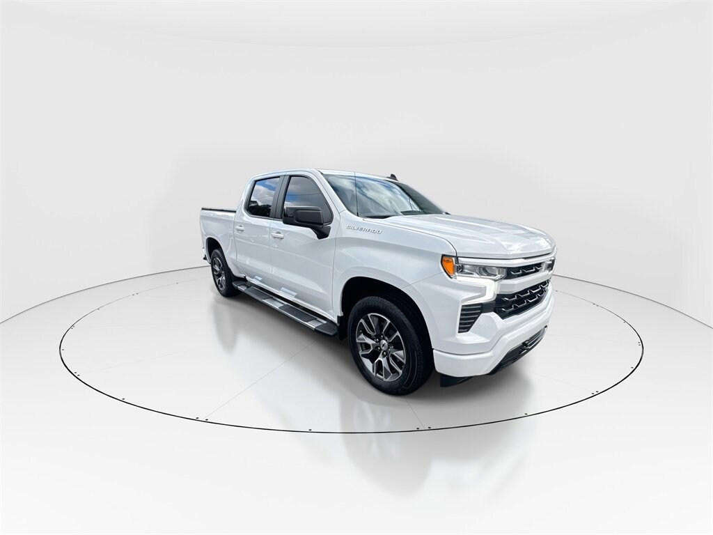 2024 Chevrolet Silverado 1500 RST photo 2