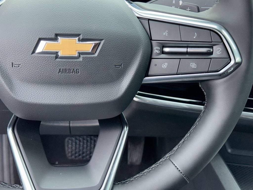 2027 Chevrolet Equinox LT - Photo 18