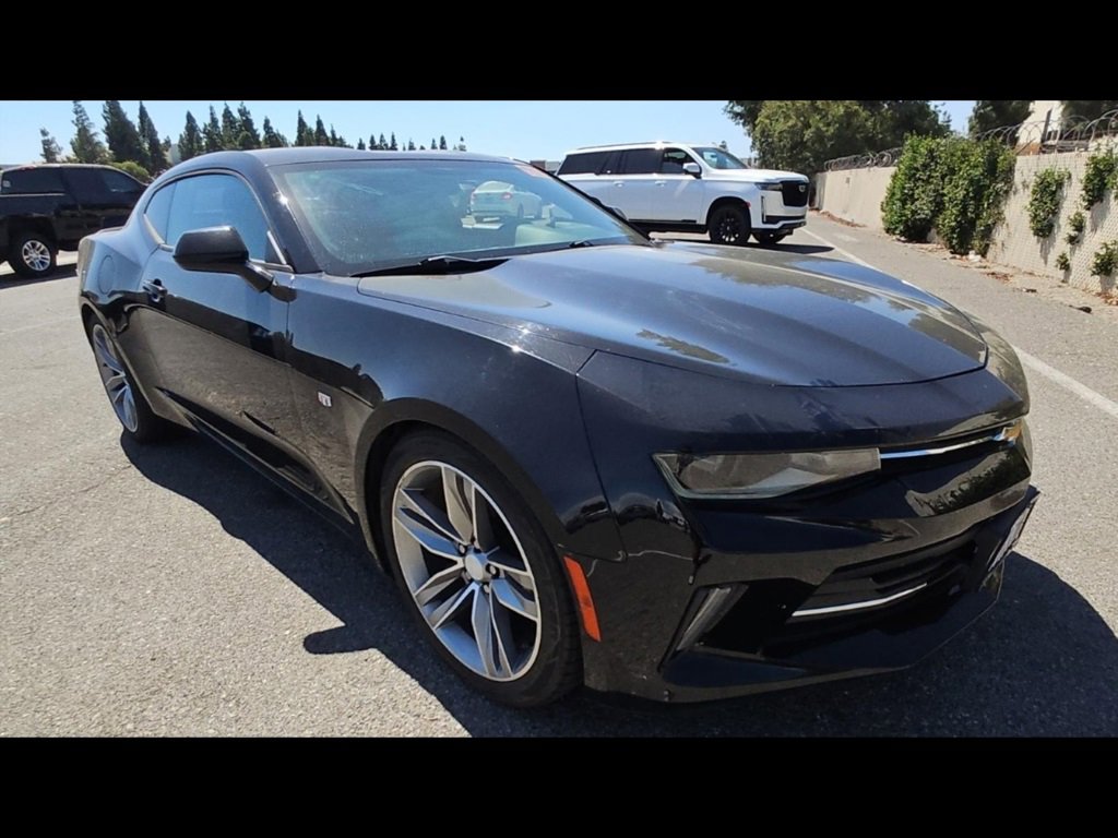 2018 Chevrolet Camaro 1LS 1LT photo 2
