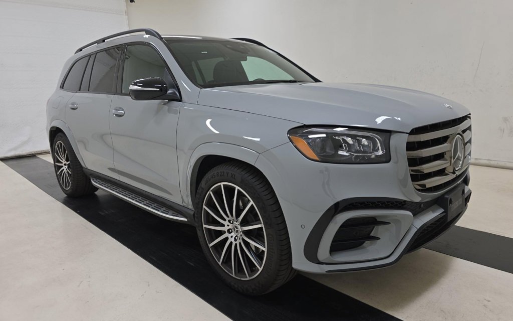 2024 Mercedes Benz GLS 4MATIC 580 photo 2