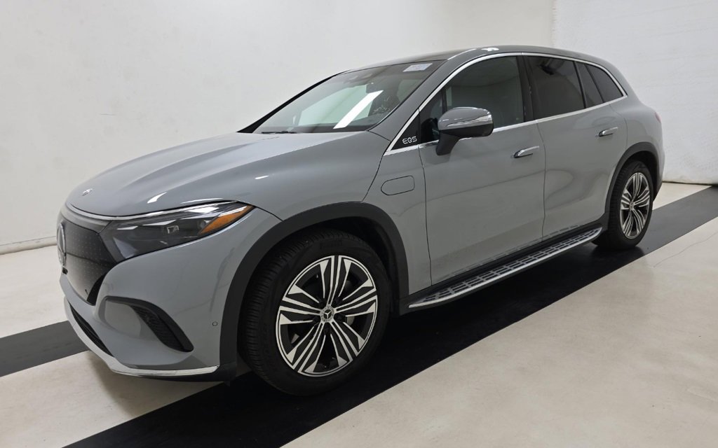 2024 Mercedes Benz EQS-Class SUV photo 3