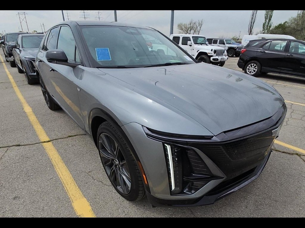 2024 Cadillac Lyriq Sport photo 2