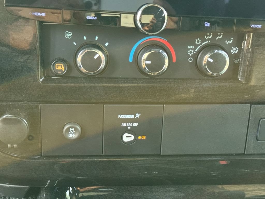 2026 Chevrolet Express Cargo Work Van - Photo 25