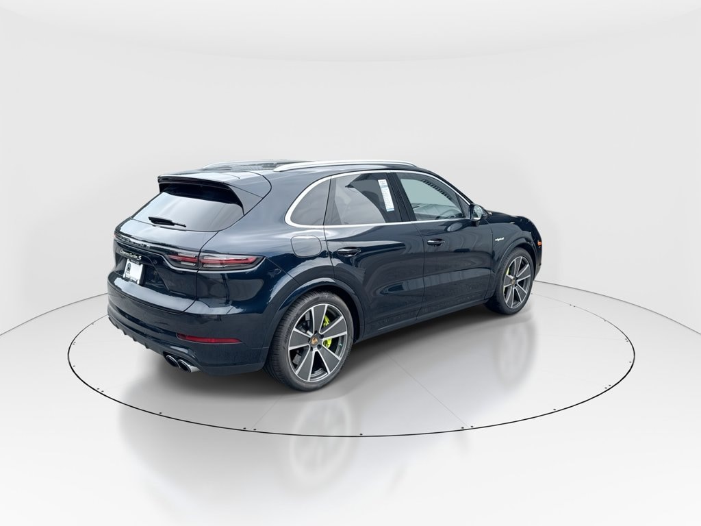 2023 Porsche Cayenne Turbo S E-Hybrid - Photo 8