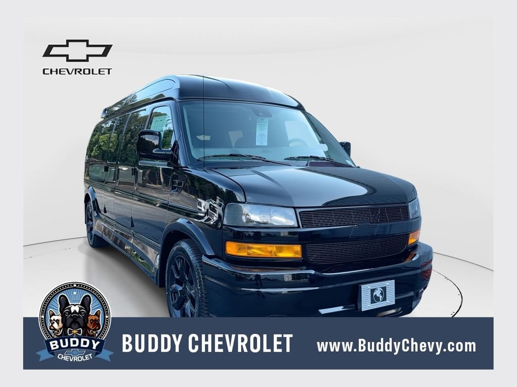 2026 Chevrolet Express 2500 Extended Work Van HD's photo
