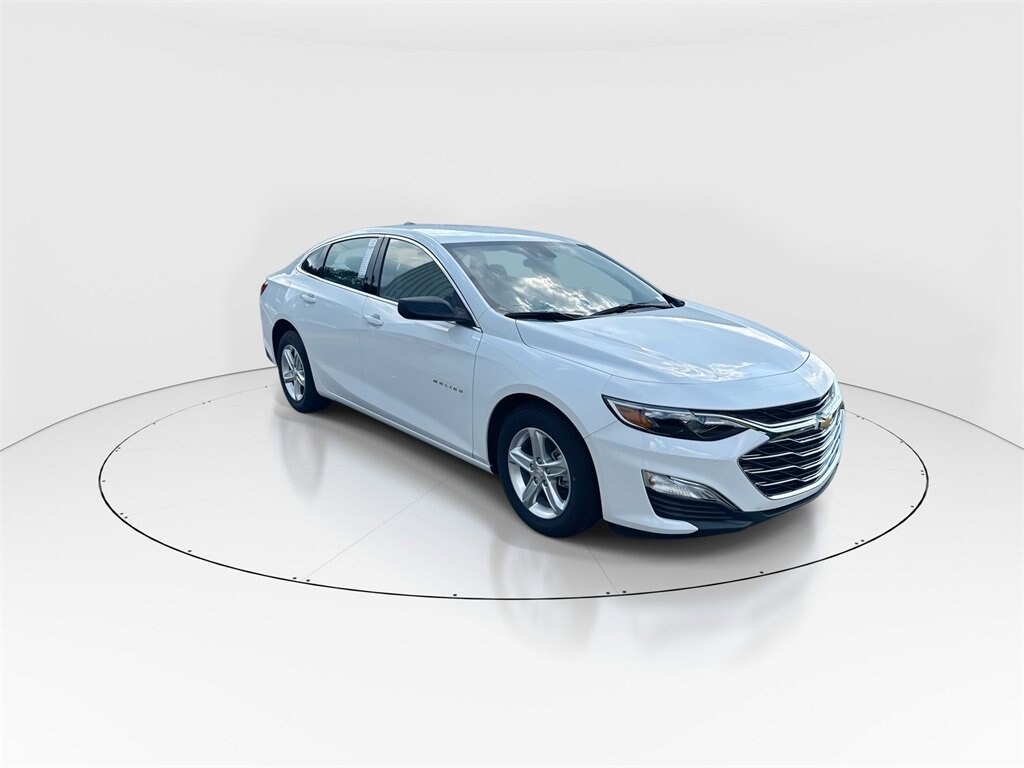 2024 Chevrolet Malibu LS photo 2