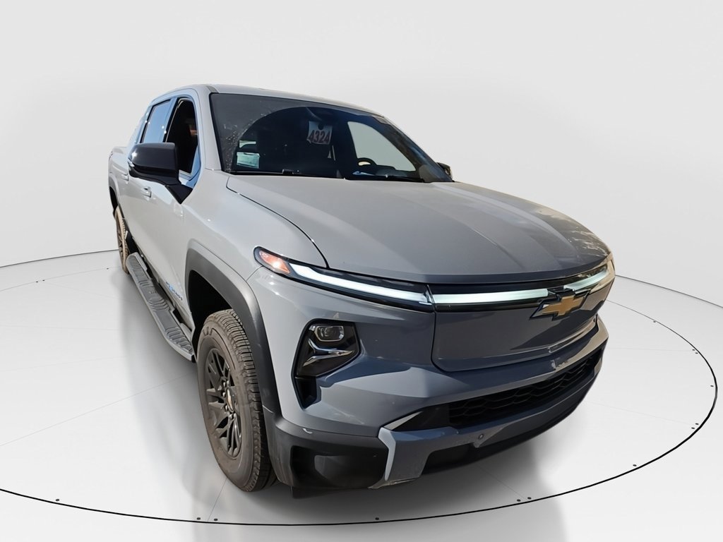 2025 Chevrolet Silverado EV LT's photo