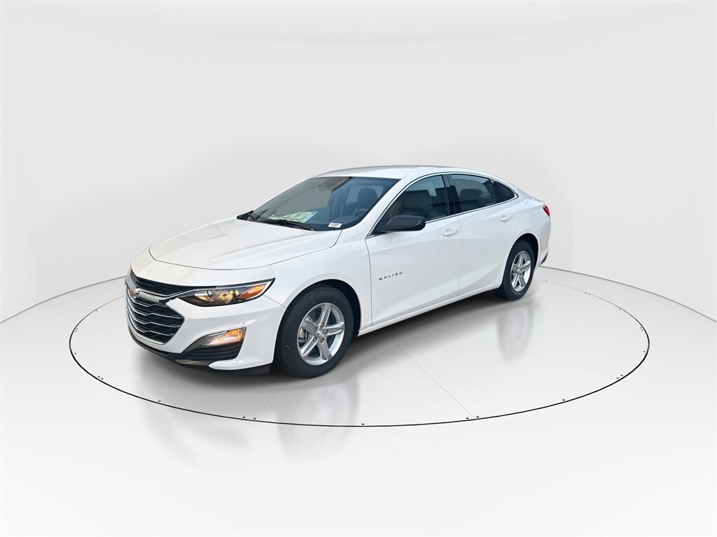 2024 Chevrolet Malibu LS photo 3