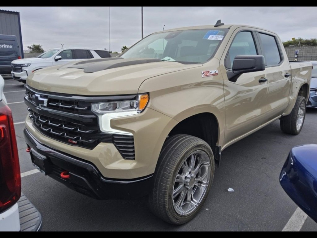 2023 Chevrolet Silverado 1500 LT Trail Boss photo 3