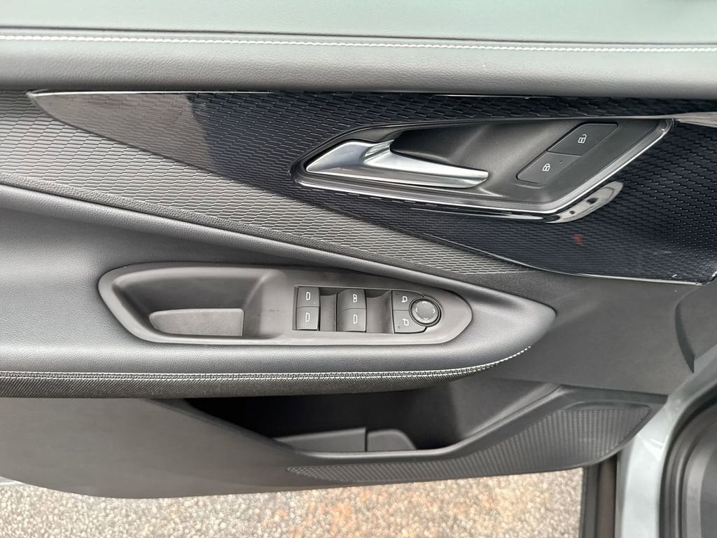 2025 Chevrolet Blazer EV LT - Photo 15