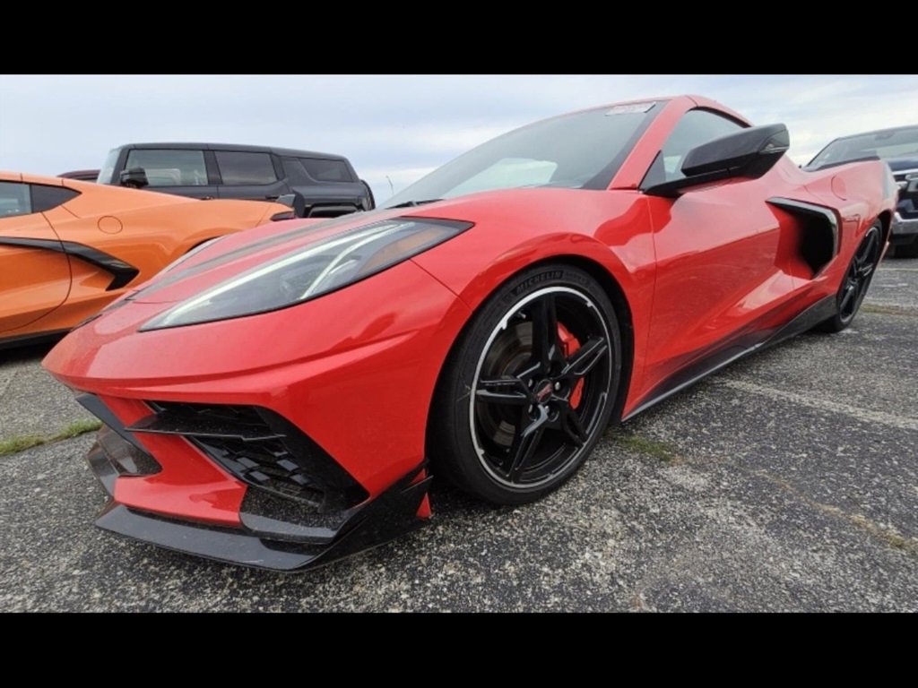 2023 Chevrolet Corvette Stingray 2LT photo 2
