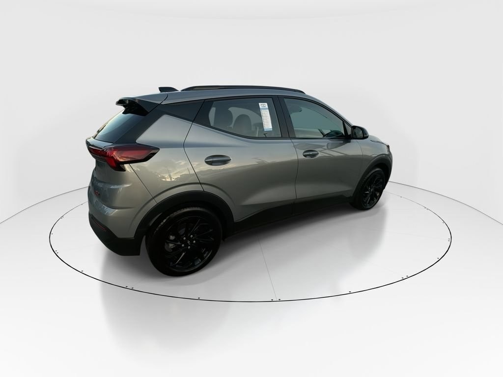 2027 Chevrolet Bolt RS - Photo 8