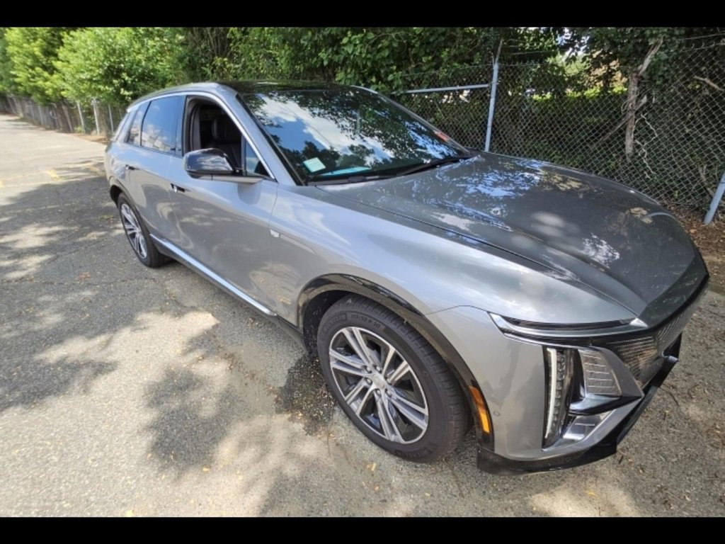 2024 Cadillac Lyriq Luxury photo 4