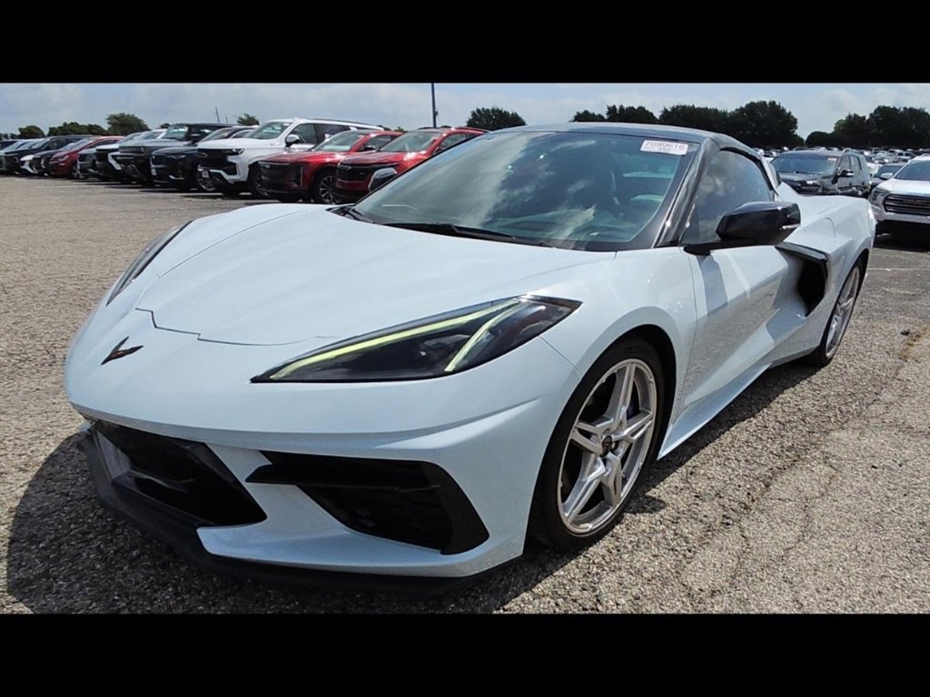 2022 Chevrolet Corvette Stingray 2LT photo 2