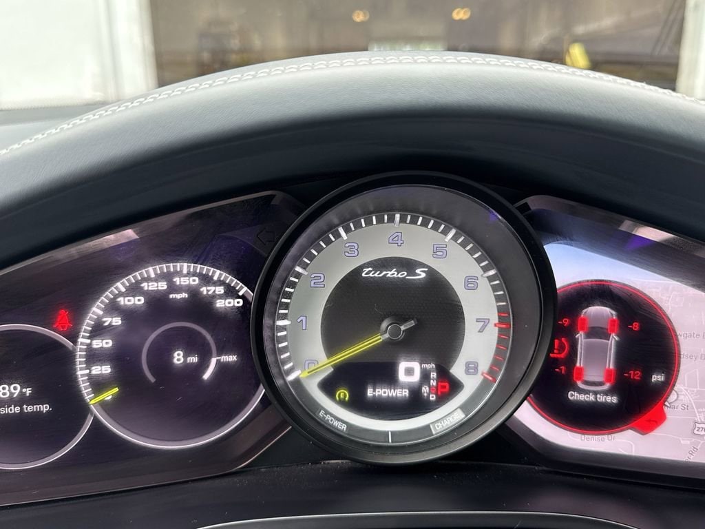 2023 Porsche Cayenne Turbo S E-Hybrid - Photo 21
