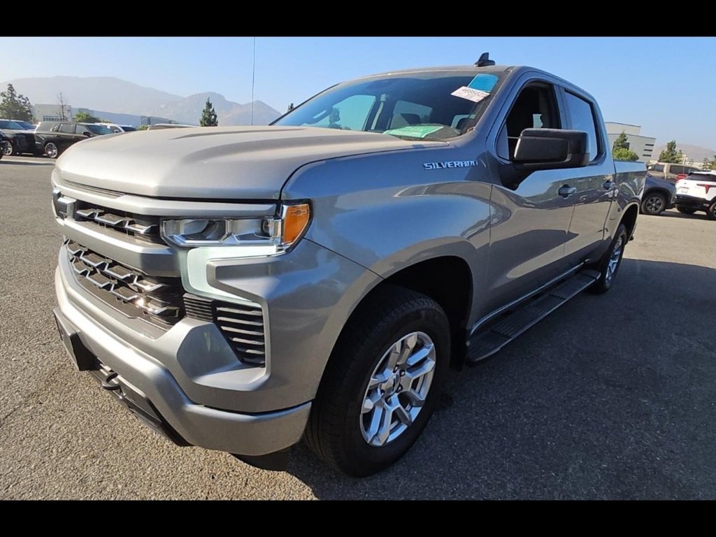 2024 Chevrolet Silverado 1500 RST photo 2