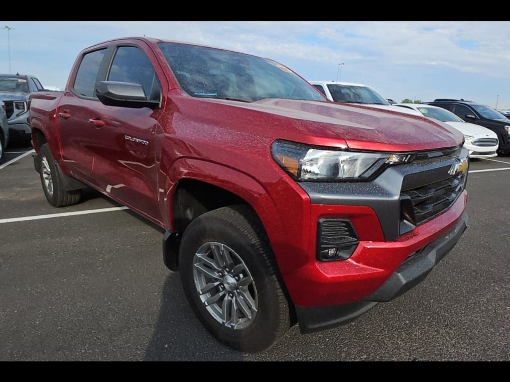 2024 Chevrolet Colorado LT photo 4