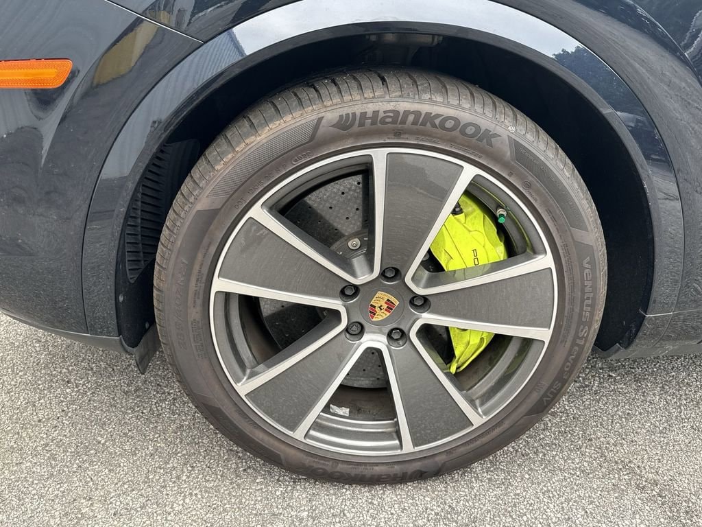 2023 Porsche Cayenne Turbo S E-Hybrid - Photo 12