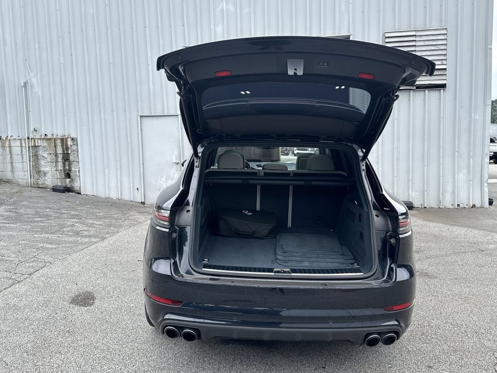 2023 Porsche Cayenne Turbo S E-Hybrid - Photo 34