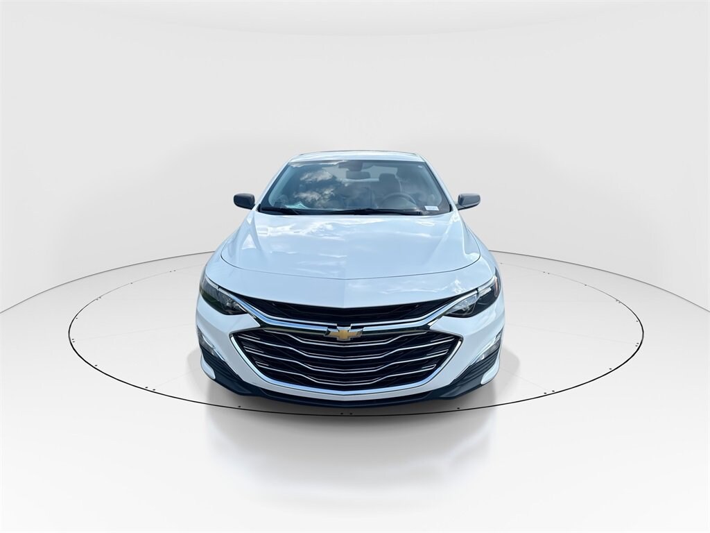 2024 Chevrolet Malibu LS photo 3