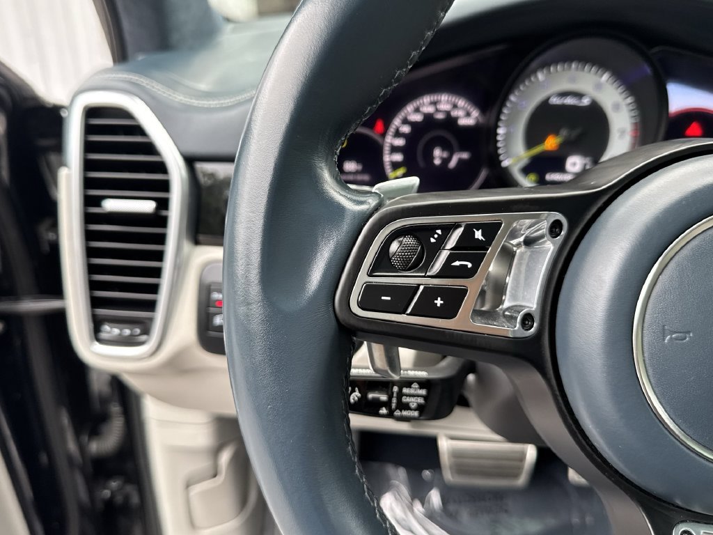 2023 Porsche Cayenne Turbo S E-Hybrid - Photo 17