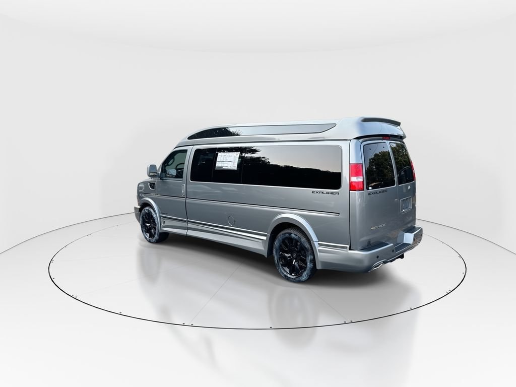2026 Chevrolet Express Cargo Work Van - Photo 6