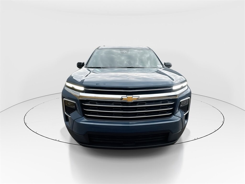 2026 Chevrolet Traverse photo 2