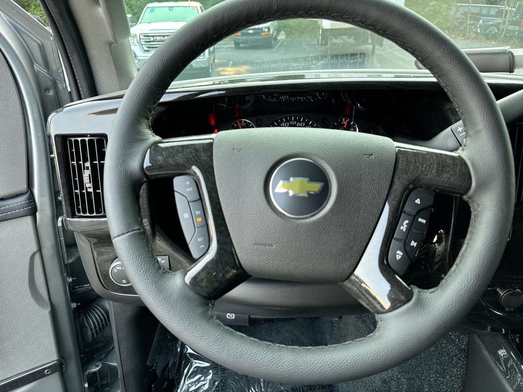2026 Chevrolet Express Cargo Work Van - Photo 16