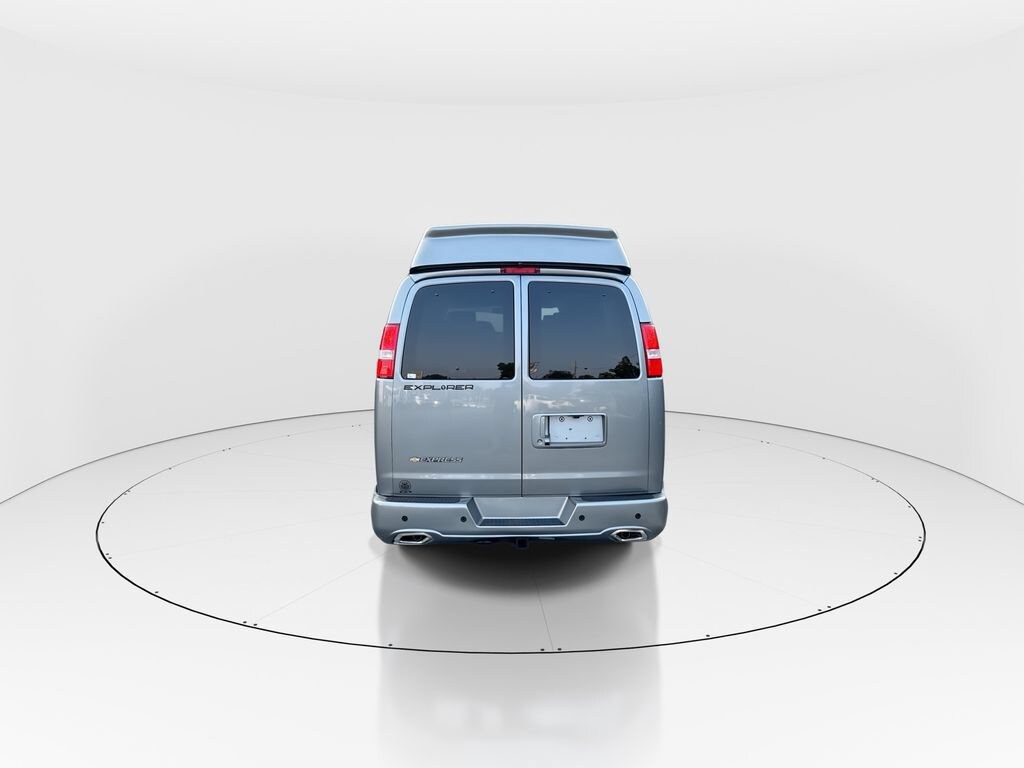 2026 Chevrolet Express Cargo Work Van - Photo 7