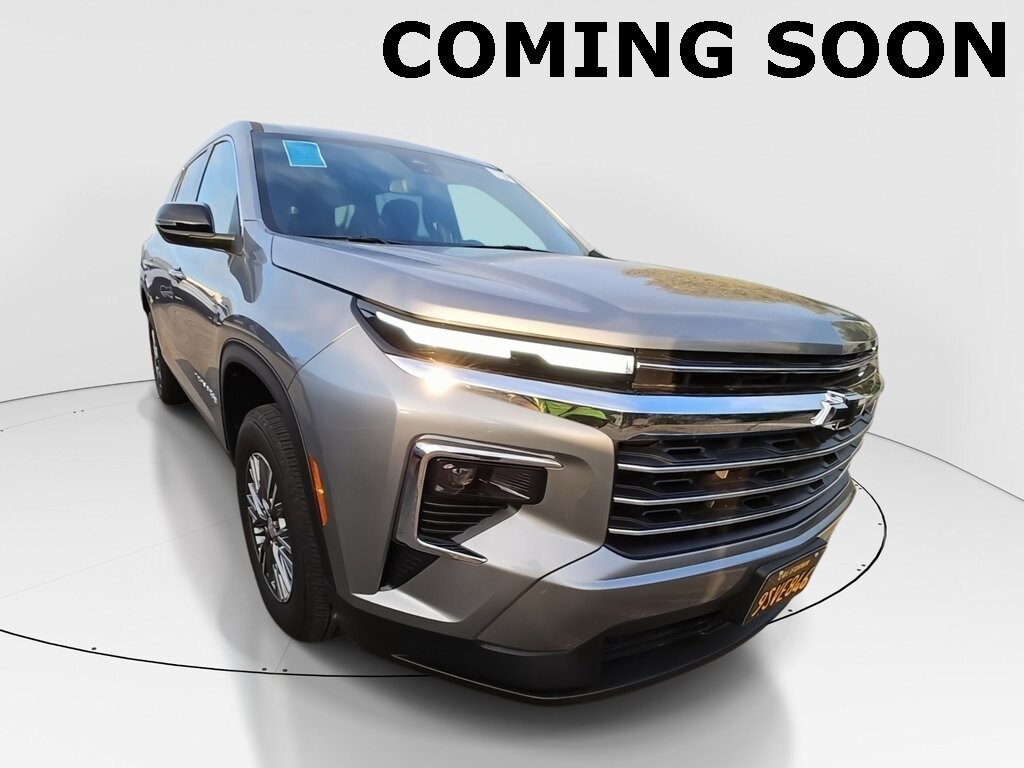 Used 2025 Chevrolet Traverse LT SUV