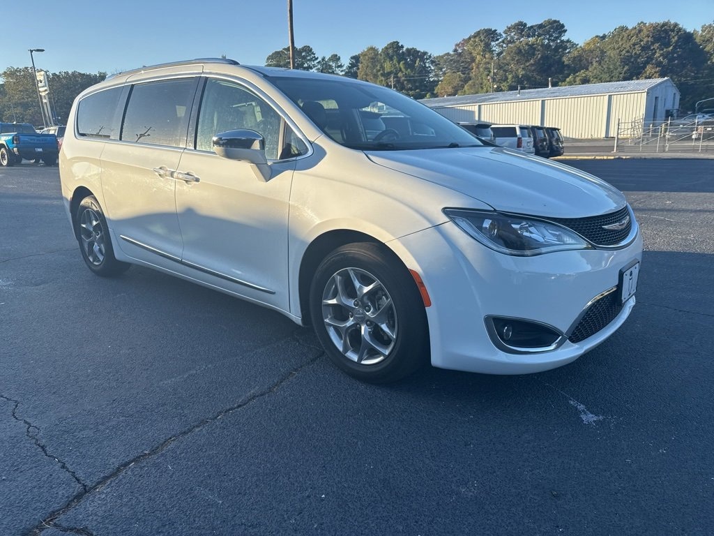 Used 2018 Chrysler Pacifica Limited