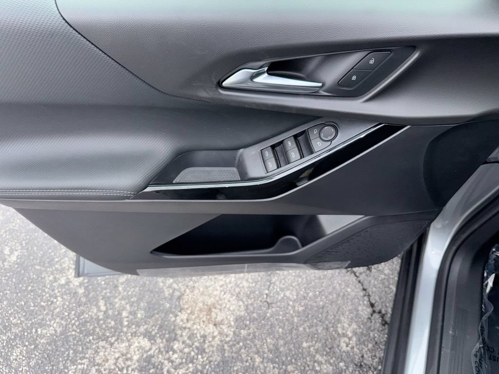 2027 Chevrolet Equinox LT - Photo 15