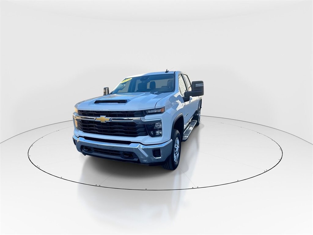 2024 Chevrolet Silverado 2500HD LT photo 4