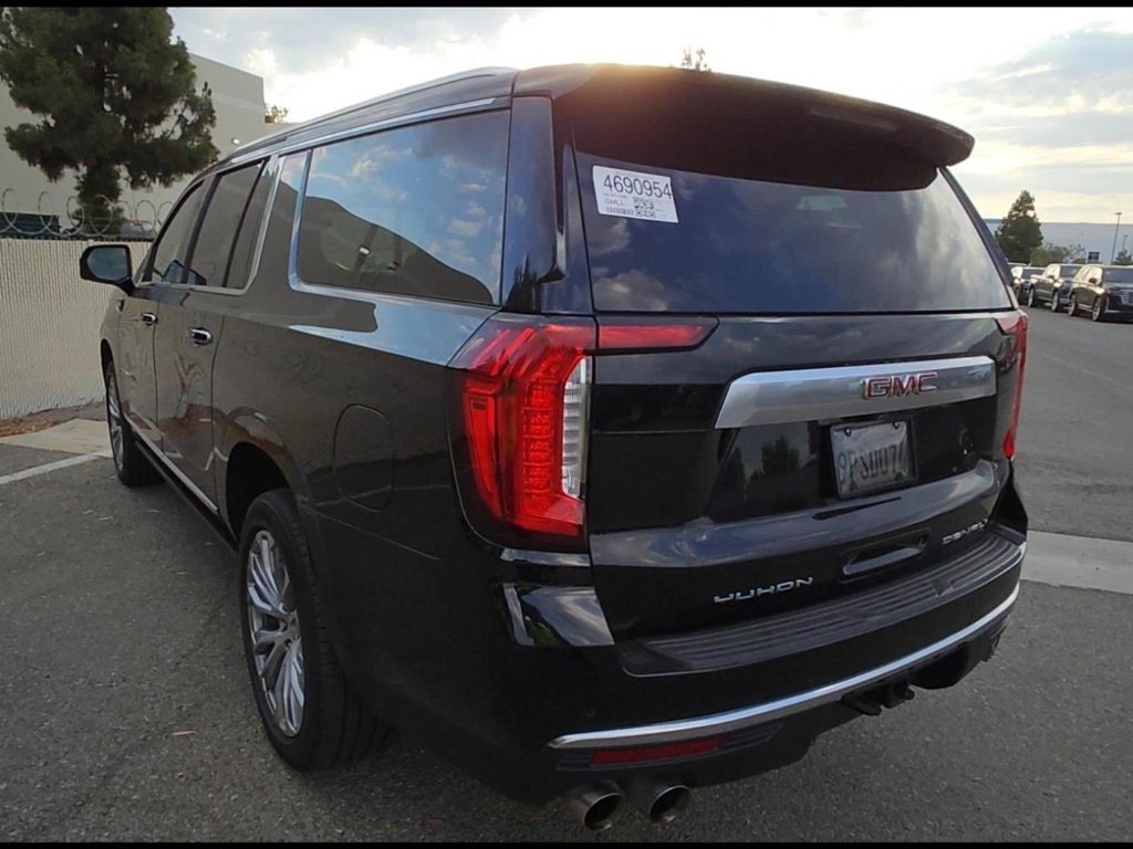 2022 Gmc Yukon XL Denali photo 2