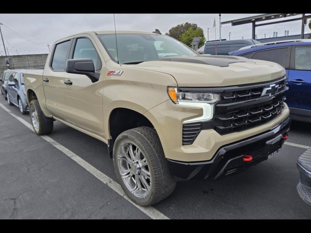 2023 Chevrolet Silverado 1500 LT Trail Boss photo 2