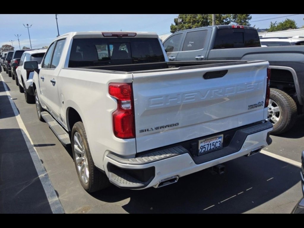 2021 Chevrolet Silverado 1500 High Country photo 3