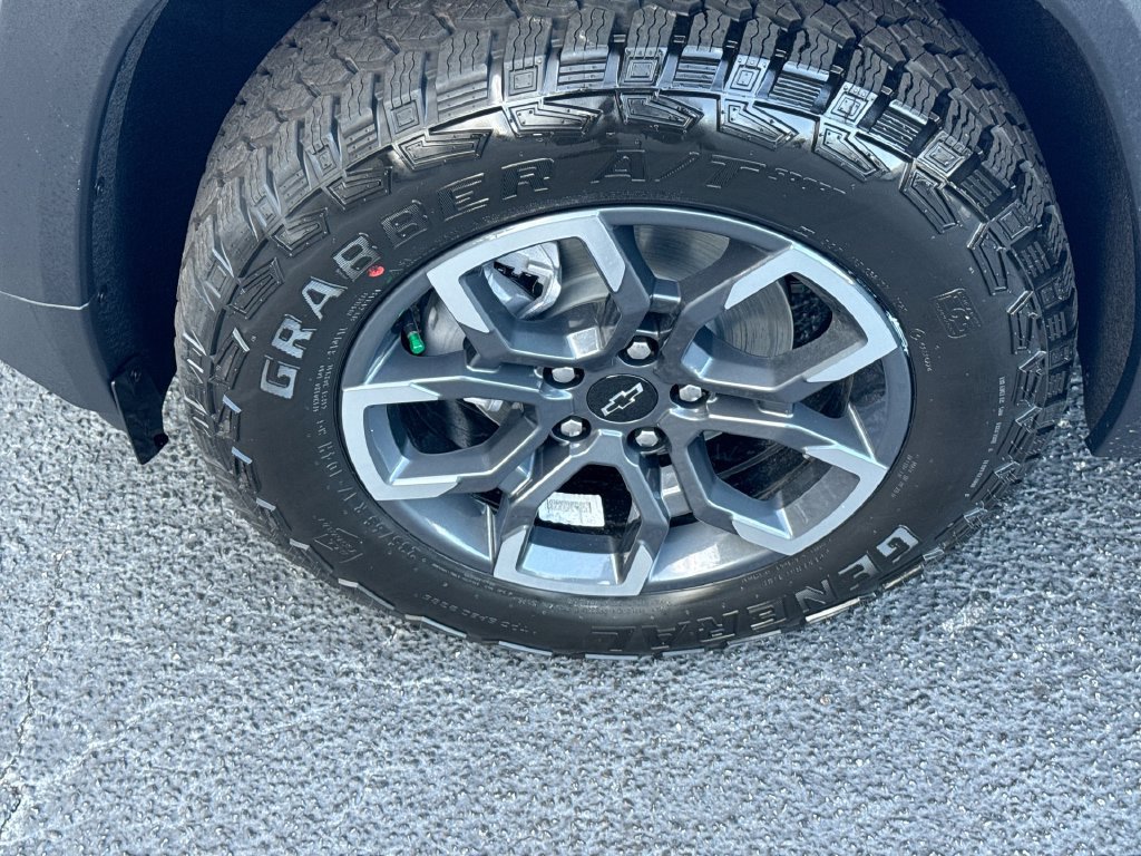2027 Chevrolet Equinox ACTIV - Photo 12