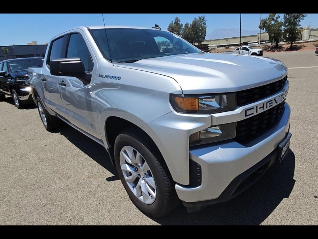 2021 Chevrolet Silverado 1500 Custom photo 2