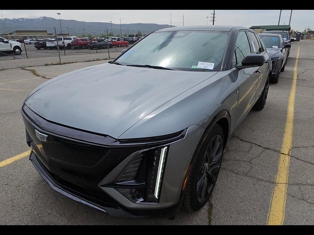2024 Cadillac Lyriq Sport photo 3