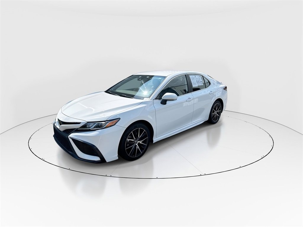 2023 Toyota Camry SE photo 4