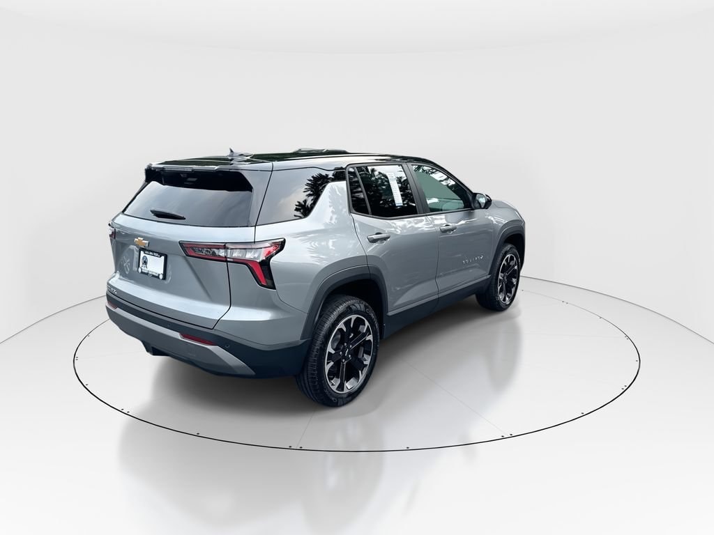 2027 Chevrolet Equinox LT - Photo 8