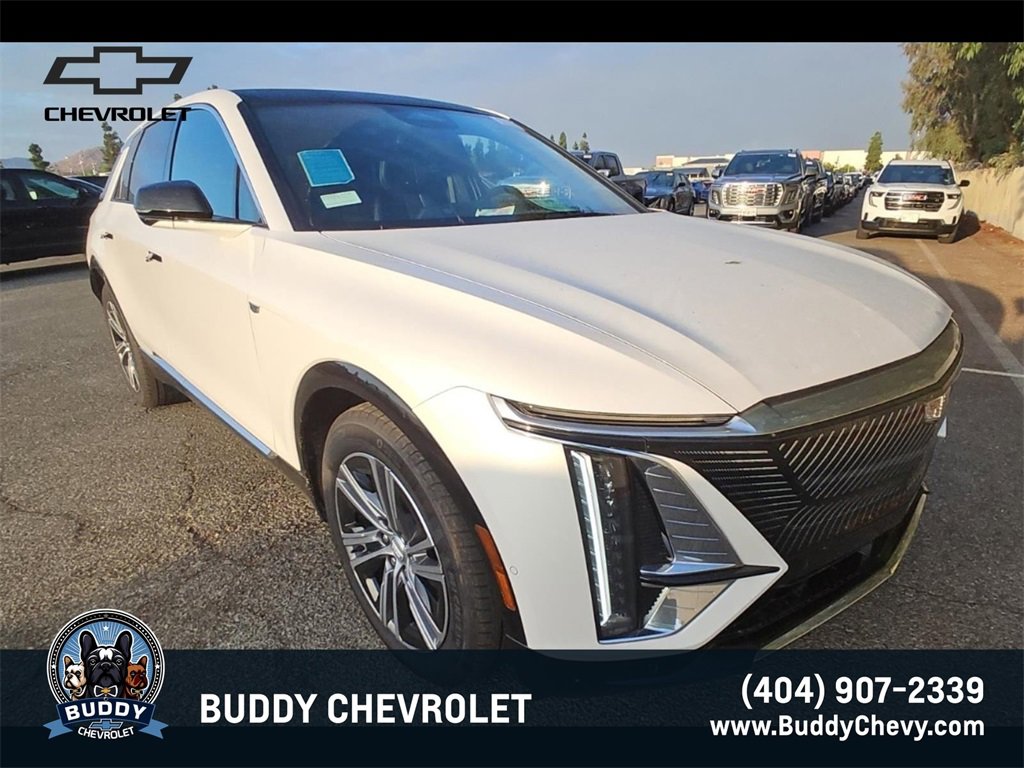 2024 Cadillac Lyriq Luxury photo 2