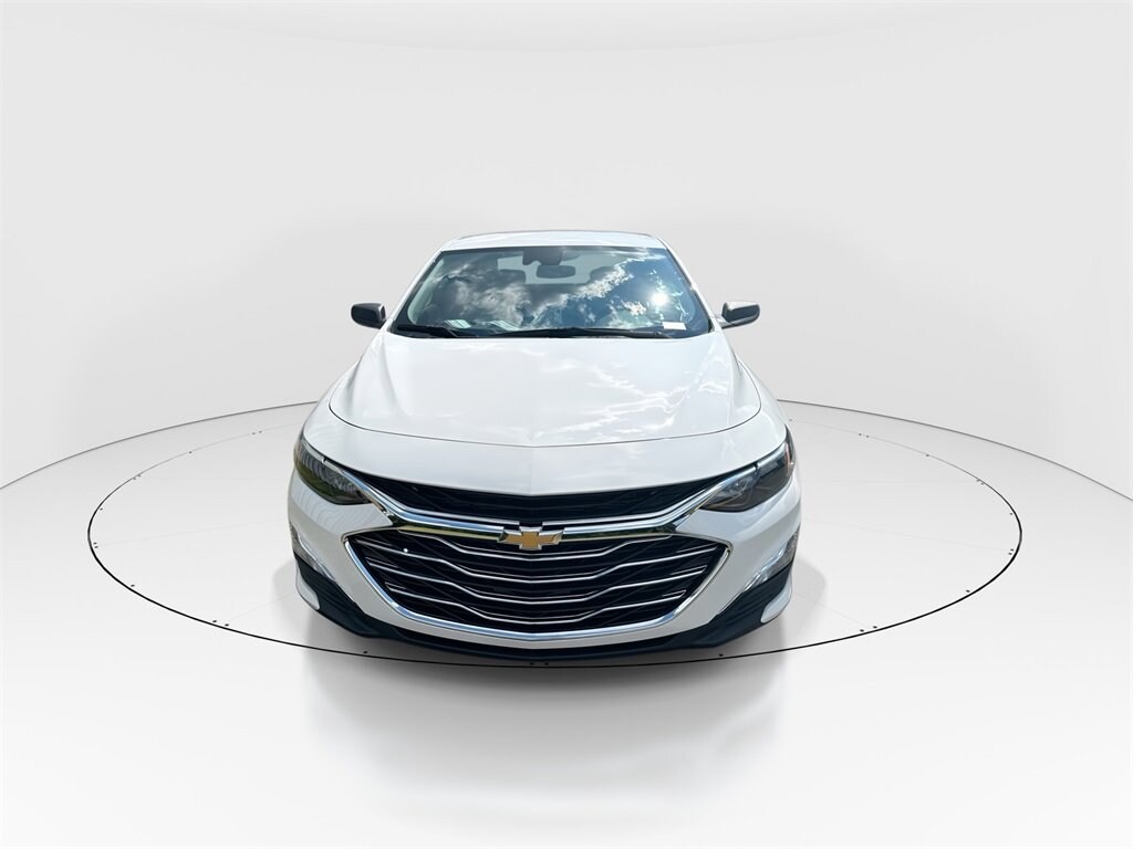 2024 Chevrolet Malibu LS photo 3