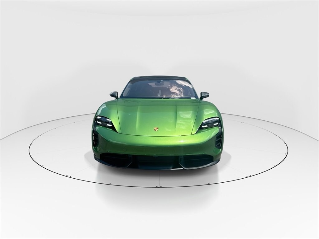 2022 Porsche Taycan Turbo photo 3