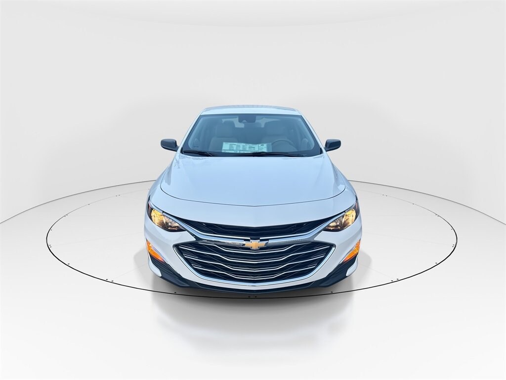 2024 Chevrolet Malibu LS photo 3