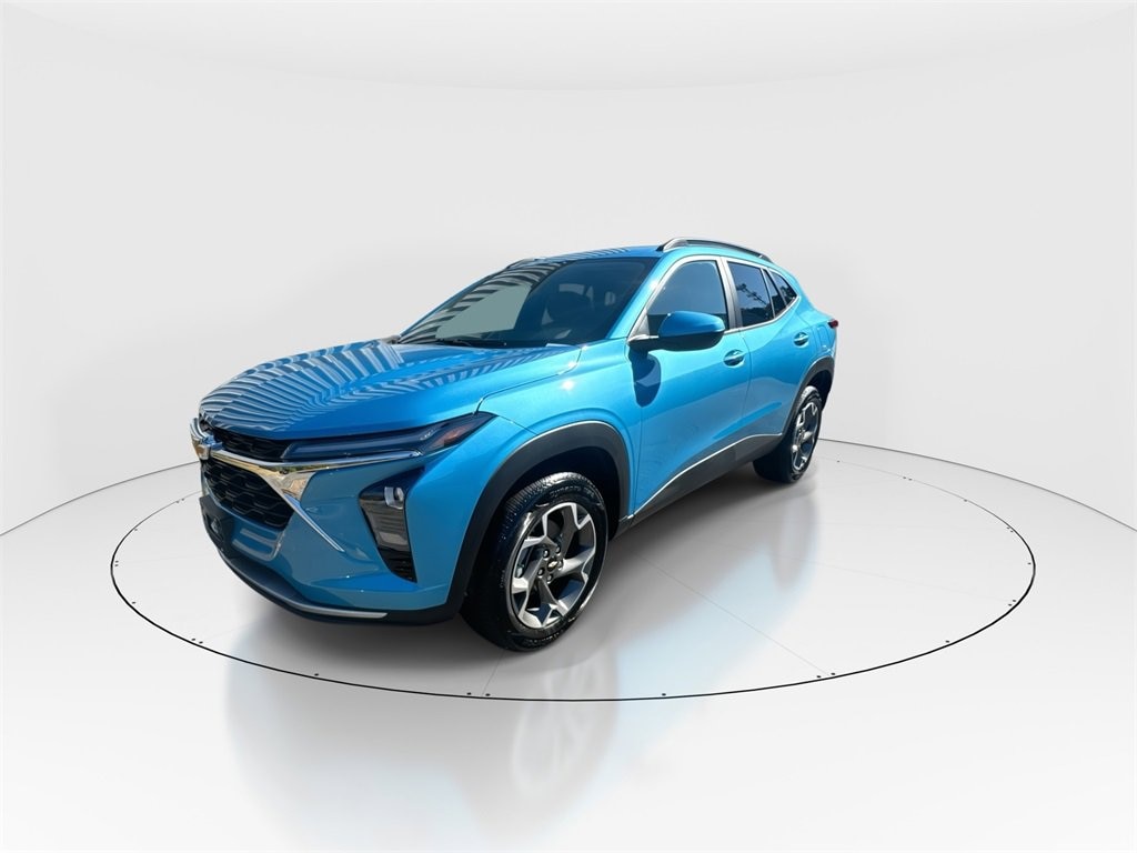 New 2025 Chevrolet Trax LT SUV