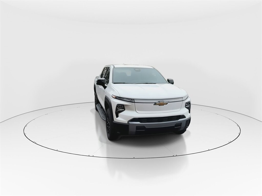 2025 Chevrolet Silverado EV LT photo 3