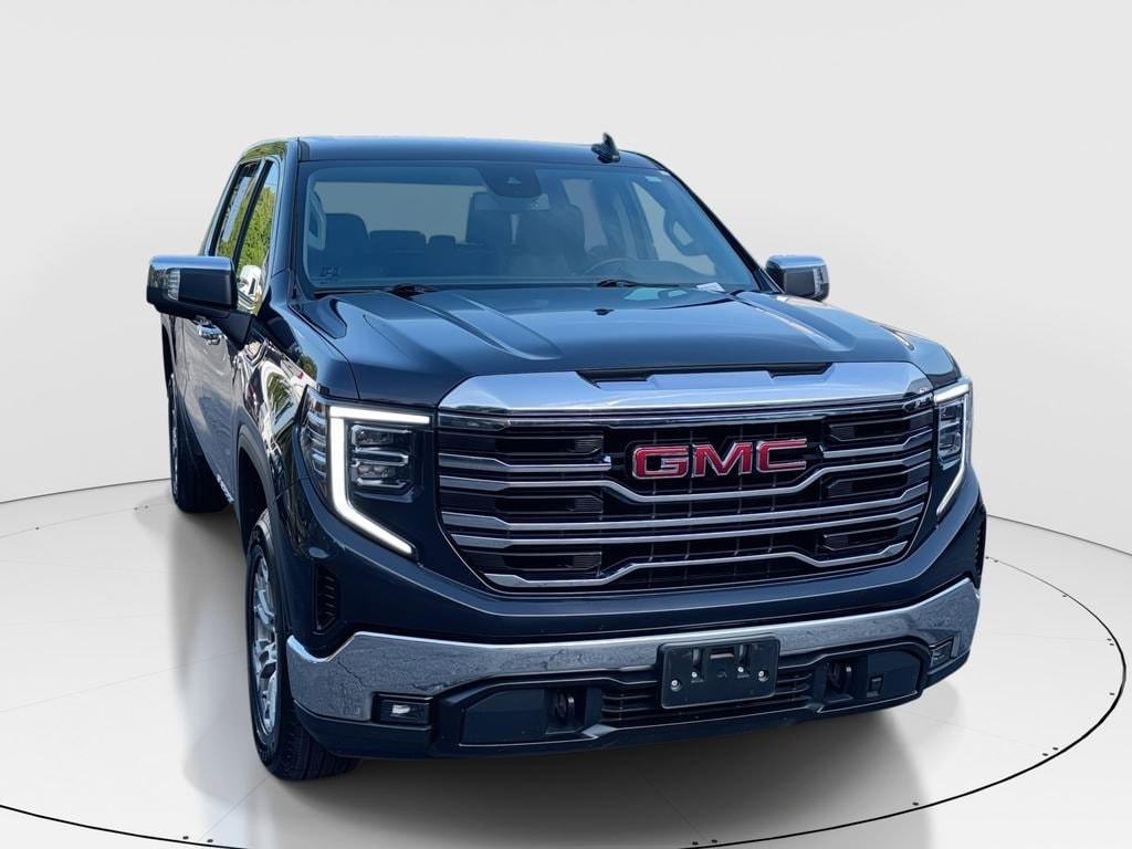 2023 GMC Sierra 4WD Crew Cab Short Box SLT's photo