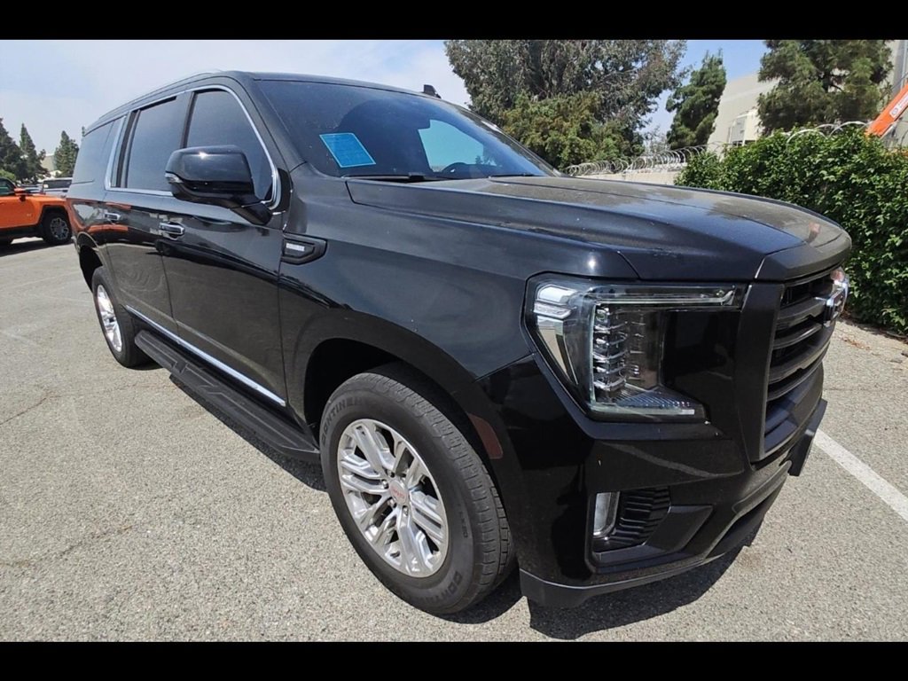 2023 Gmc Yukon XL SLT photo 2