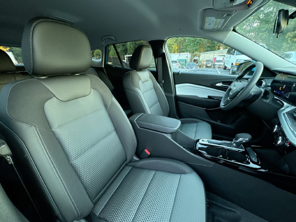 2026 Chevrolet Trax LT - Photo 31